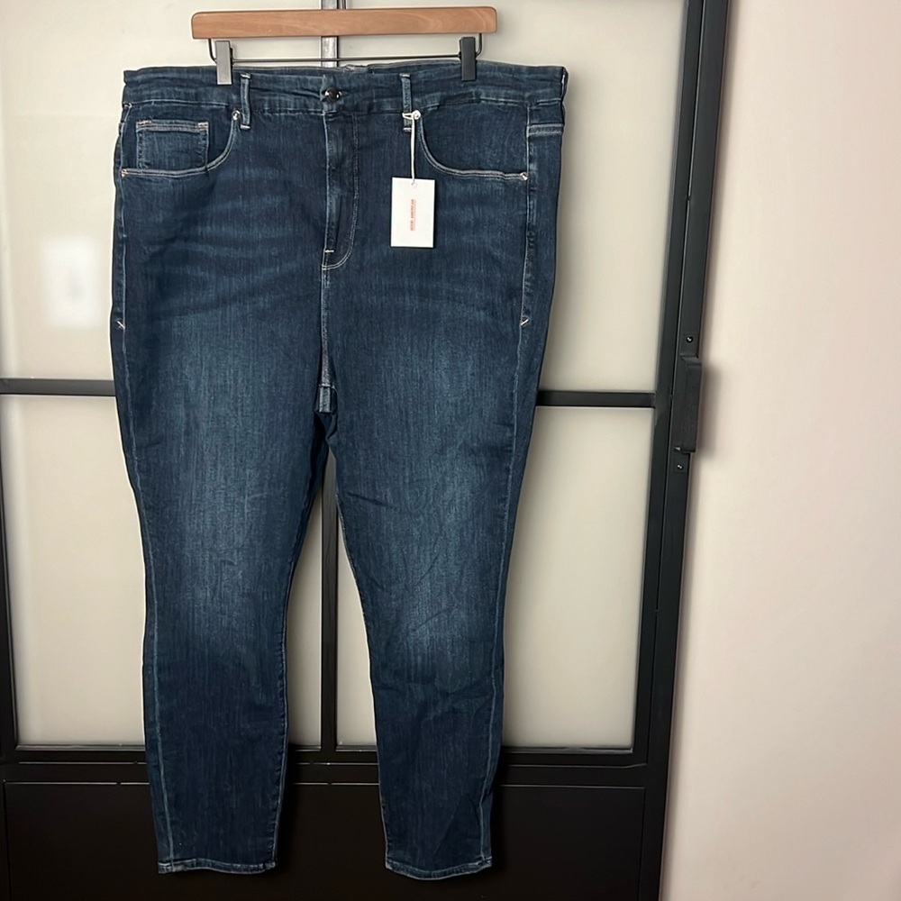 NWT Good American Good Legs Crop Size 24